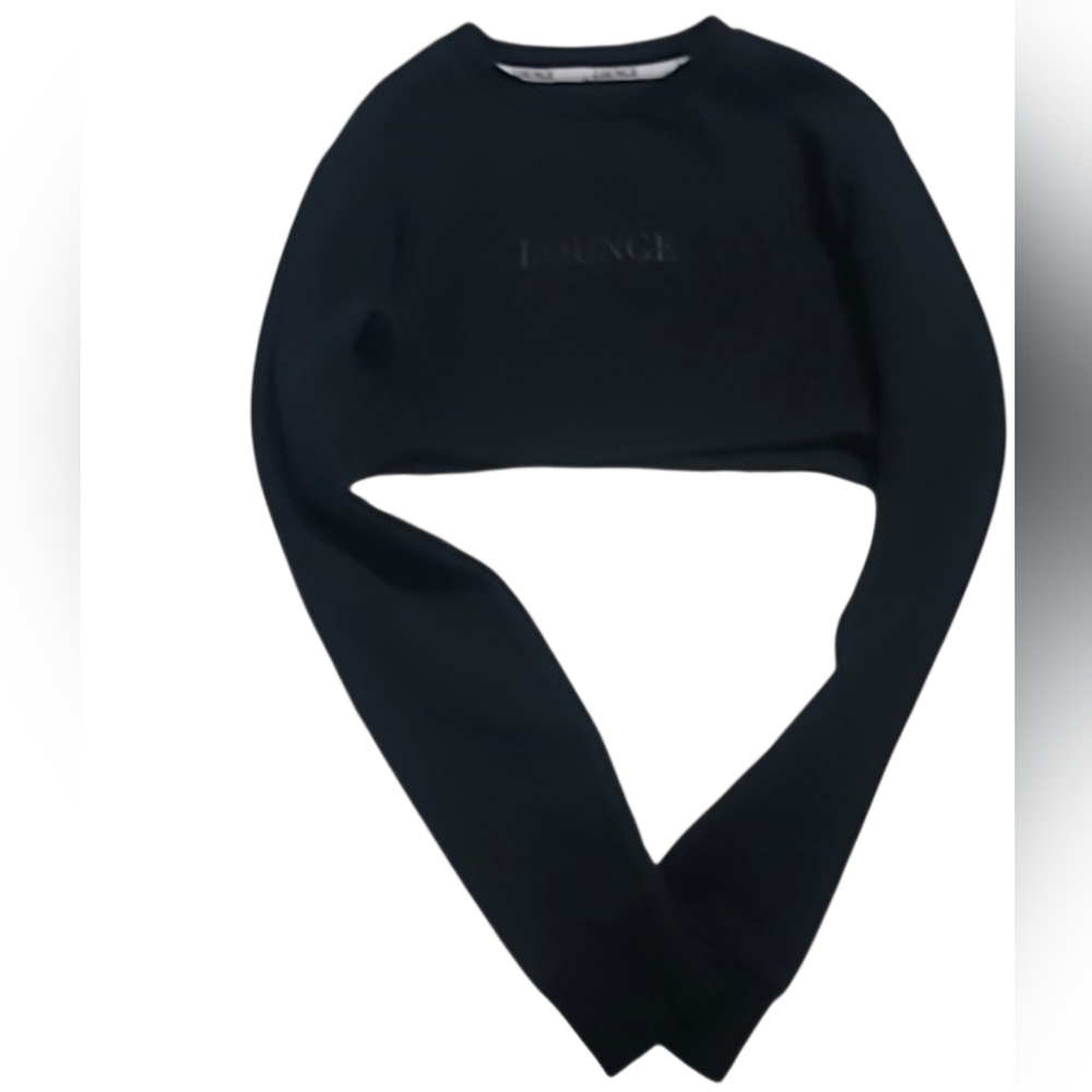 🖤Woman Size XS Crop Sweatshirt🖤